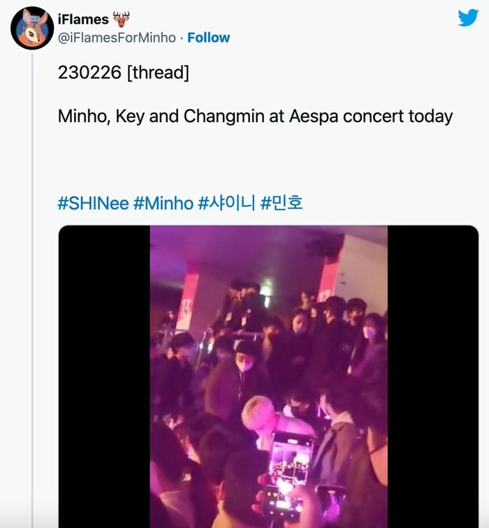 Changmin và hai thành viên của SHINee là Minho và Key bị bắt gặp trên khán đài. (Nguồn: Twitter @iFlames)