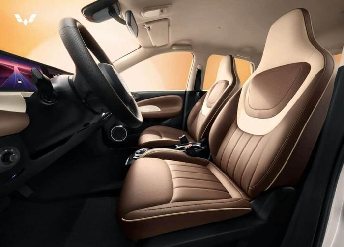  Wuling Bingo được định vị như là mẫu EV đầu bảng của thương hiệu ôtô điện Trung Quốc ở thời điểm hiện tại. Theo Car News China, Wuling Bingo sẽ là sản phẩm xe điện nhắm đến nhóm khách hàng nữ. 