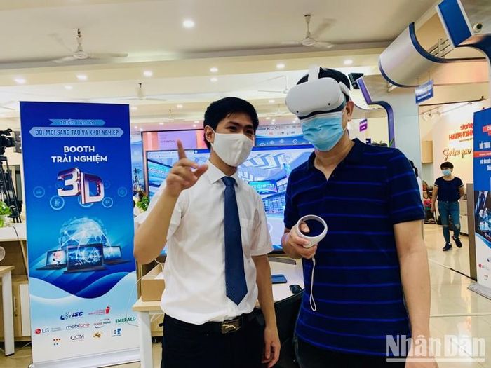 Trải nghiệm thực tế ảo tại Sở Khoa học và Công nghệ Hải Phòng
