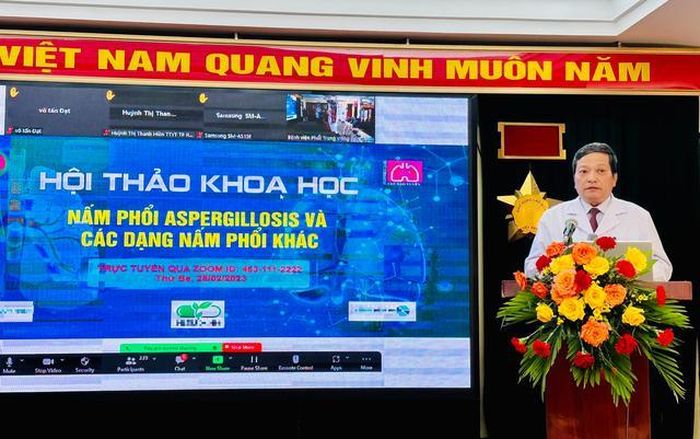Giám đốc BV Phổi Trung ương TS.BS cao cấp Đinh Văn Lượng phát biểu tại hội thảo.