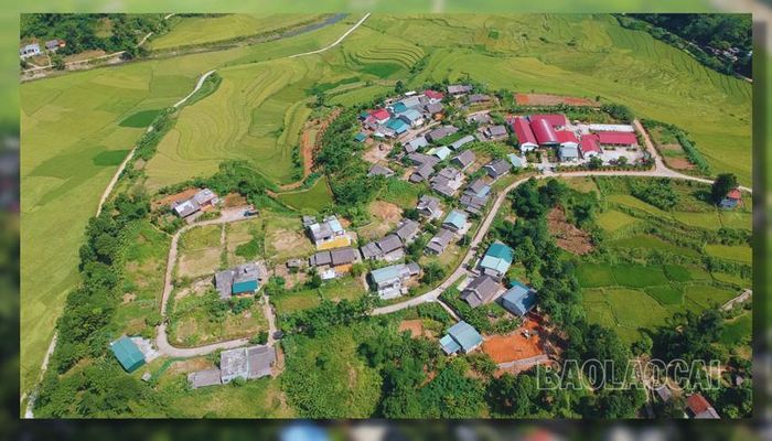 Khu tái định cư Đồi Tre (xã Mường Vi, huyện Bát Xát) được đầu tư hoàn chỉnh từ hạ tầng giao thông đến hệ thống điện, nước sạch, trường học.