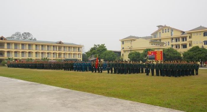 Cán bộ, chiến sĩ Bộ Chỉ huy Quân sự tỉnh Cao Bằng và Bộ Chỉ huy BĐBP Cao Bằng dự buổi lễ ra quân huấn luyện năm 2023. Ảnh: Huy Dương