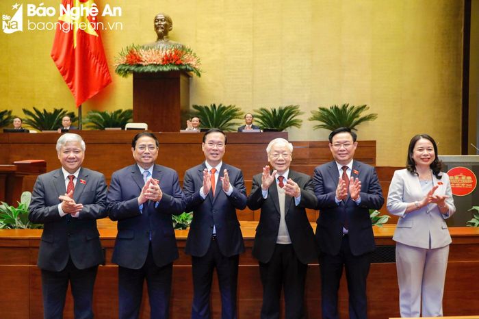 Lãnh đạo Đảng, Nhà nước chúc mừng Chủ tịch nước CHXHCN Việt Nam Võ Văn Thưởng. Ảnh: Quang Khánh