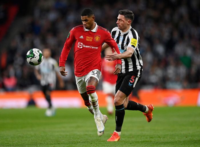  Chân sút hiệu quả nhất của MU khi vào sân từ ghế dự bị là Marcus Rashford (6 bàn). Xếp sau tuyển thủ người Anh lần lượt là Anthony Martial (4), Fred (3), Jadon Sancho và Alejandro Garnacho (cùng 2 bàn). 