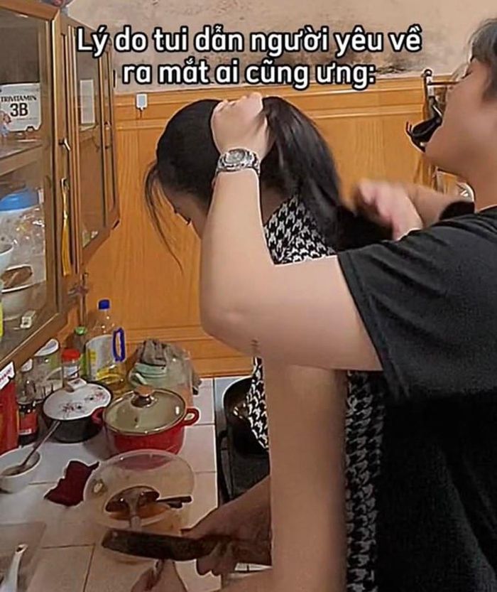 Người này còn khuyên các bạn nam khác: "Có nóc nhà giỏi nội trợ đúng là báu vật, anh em có vợ nấu ăn ngon thì phải biết trân trọng nhé".