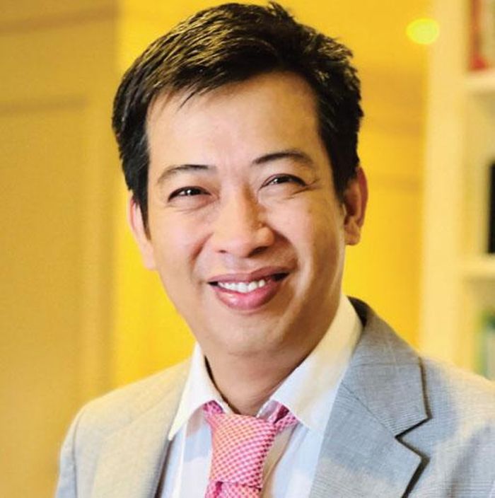 Nhà văn Hoàng Anh Tú