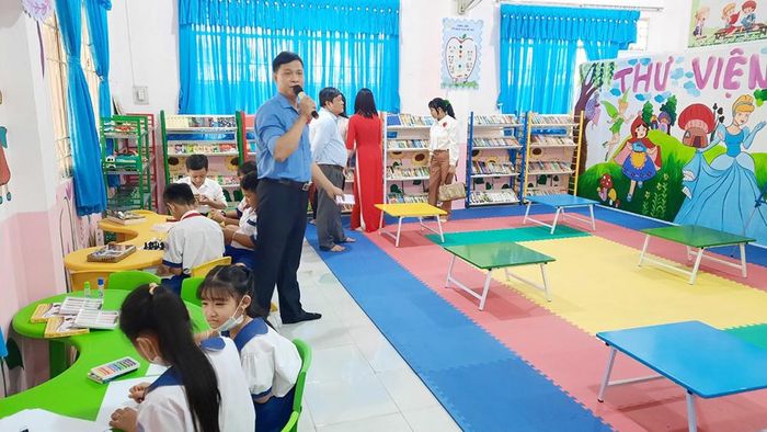 Thư viện bố trí theo hướng thân thiện, tạo không gian học tập mở cho học sinh