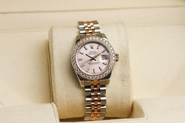 Đồng hồ Rolex Lady - DateJust có giá từ 180 cho đến hơn 1 tỷ đồng 