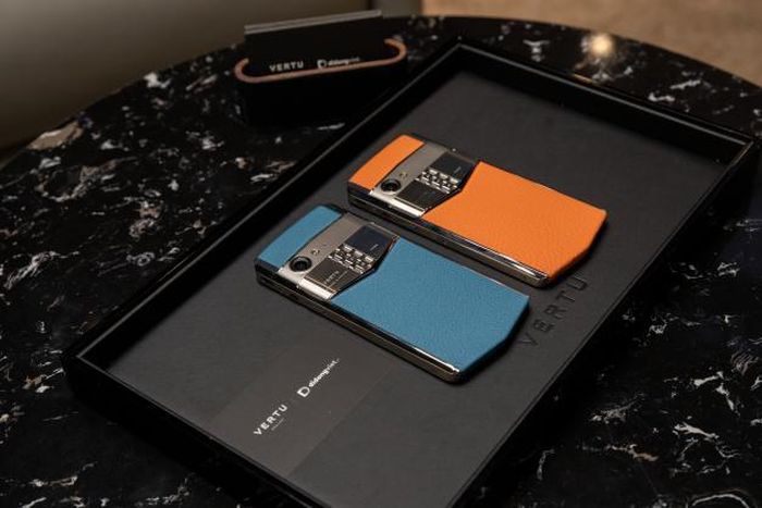  Điện thoại Vertu Aster P sẽ là món quà sang trọng, độc đáo dịp 8/3 