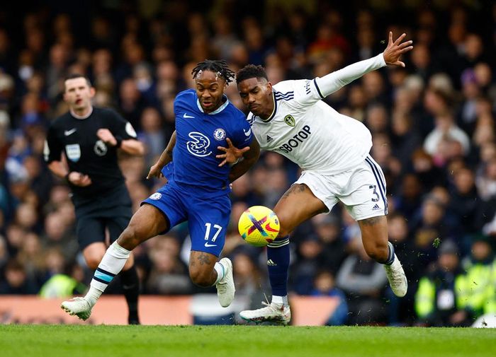 Chelsea áp đảo sau tiếng còi khai cuộc