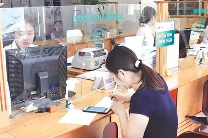 Kho bạc Nhà nước tạo điều kiện cho người nộp thuế qua tài khoản chuyên thu mở tại các ngân hàng thương mại. Ảnh: H.T