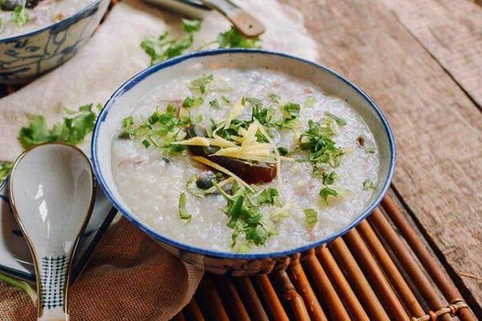 Khi say rượu nên ăn cháo để giảm tác dụng có hại của rượu.