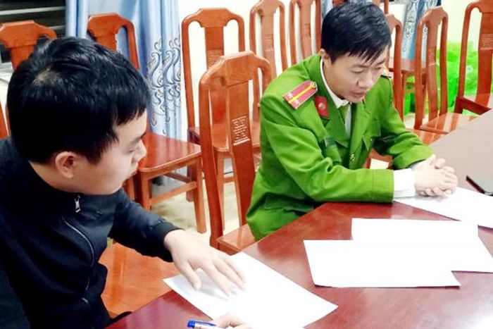 Cơ quan công an làm việc với đại diện một đơn vị bán hàng giá cao cho người già