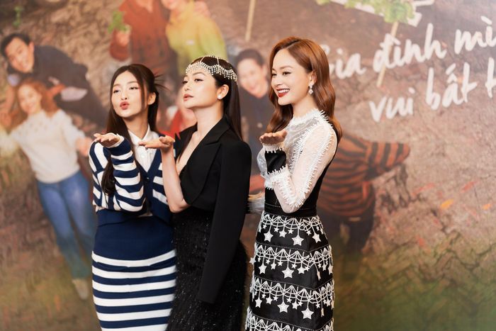 Lan Phương chia sẻ thêm: "Tôi sẽ có cơ hội trở nên nữ tính và trẻ con, được sử dụng phần rất trẻ thơ của mình trên phim, điều mà mọi người chưa có cơ hội thấy. Khi tôi đóng, nhiều người trong đoàn nói gần như tôi không phải diễn". 