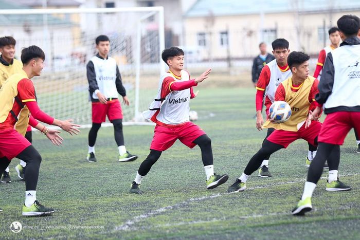 Trận U20 Việt Nam vs U20 Iran diễn ra vào lúc 17h ngày 7/3. Ở trận đấu cùng giờ là cuộc đọ sức giữa Qatar và Australia.