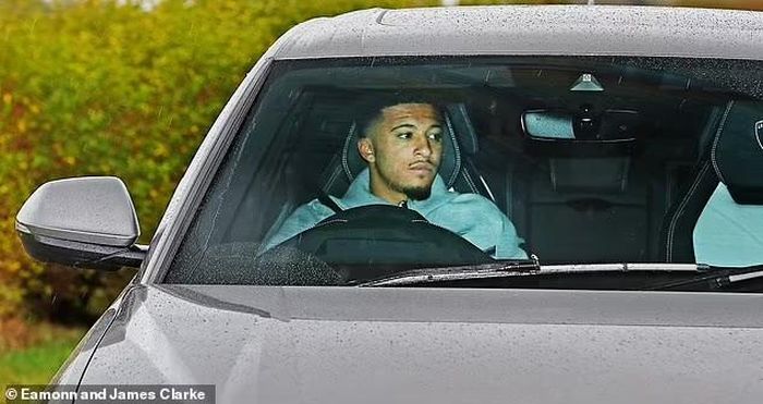Jadon Sancho là một trong những cầu thủ dự bị không được sử dụng tại Anfield