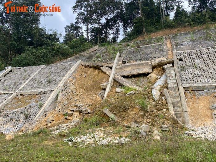 Được biết, trước nguy cơ uy hiếp an toàn khu kinh tế Cửa khẩu quốc tế Cha Lo, nhất là khu vực trung tâm, UBND tỉnh Quảng Bình đã khẩn trương xem xét các biện pháp, bố trí kinh phí để xử lý điểm sạt lở này.