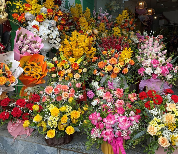 Những bó hoa có giá không ít hơn 250.000 đồng