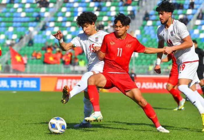 Nỗ lực của U20 Việt Nam là chưa đủ để xóa nhòa khác biệt đẳng cấp với U20 Iran. Ảnh: AFC