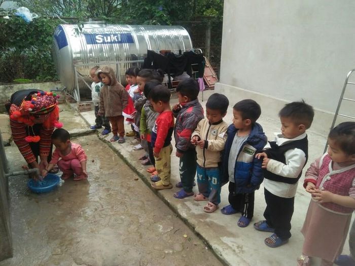 Học sinh Trường Mầm non xã Thu Lũm vẫn còn nhiều khó khăn, thiếu thốn.