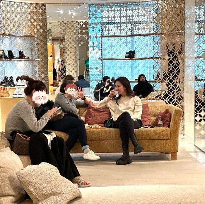 Xuất hiện với gương mặt không trang điểm, Lưu Diệc Phi nhận được "cơn mưa" lời khen vì quá trẻ trung