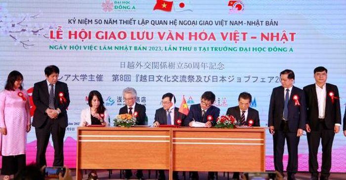 Ngày hội việc làm Nhật Bản lần thứ 8 thu hút hàng chục doanh nghiệp Nhật Bản tham gia tuyển dụng hơn 500 vị trí việc làm tại Nhật Bản dành cho sinh viên Đà Nẵng.