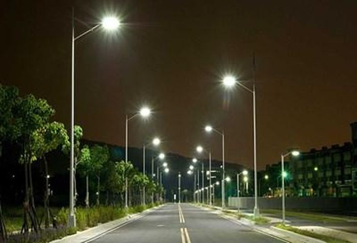 Hà Nội phấn đấu 100% đường đô thị, tối thiểu 80% ngõ, xóm được chiếu sáng.