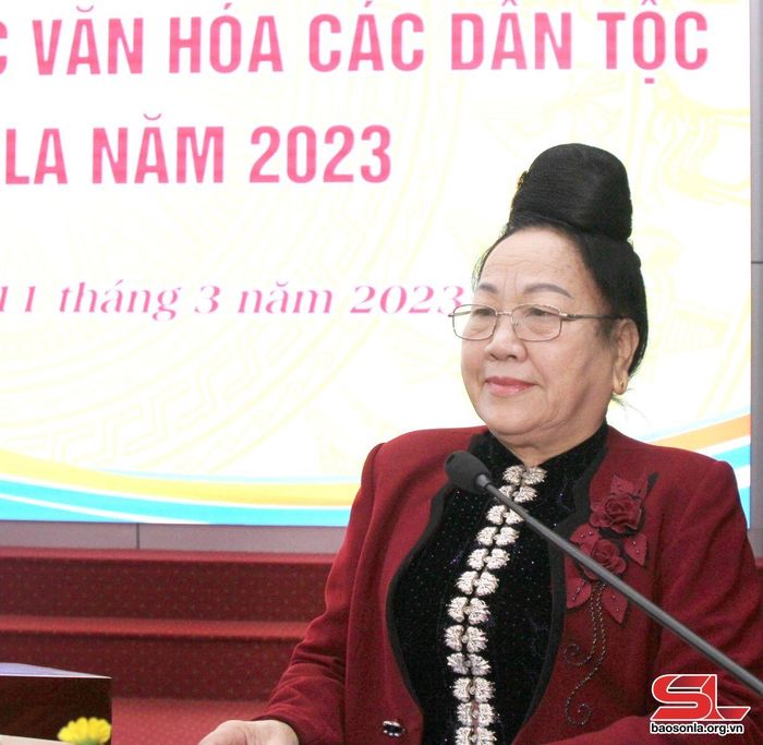 Nghệ nhân nhân dân ưu tú Hoàng Thị Mai