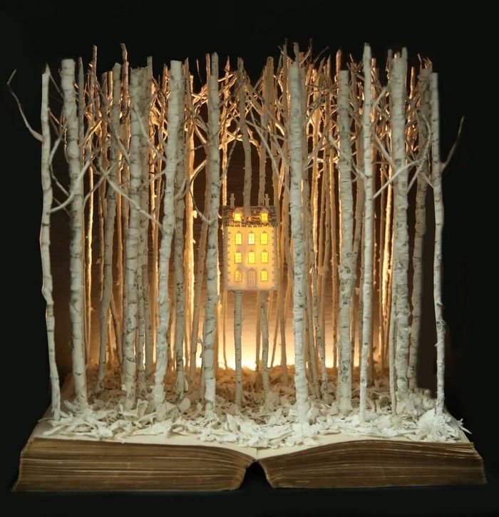  Tác phẩm Paper Birches năm 2023 (lấy cảm hứng từ truyện cổ tích và mô phỏng các khu rừng chim ở châu Âu). 