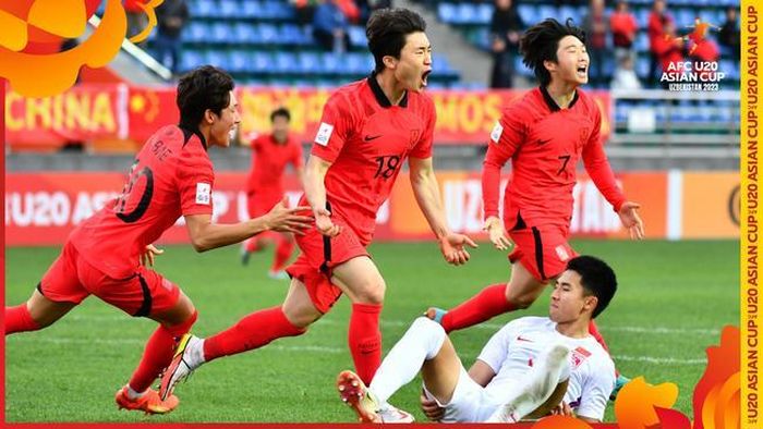 Sung Jin-young gỡ hòa cho U20 Hàn Quốc với cú sút penalty quyết đoán (Ảnh: AFC)