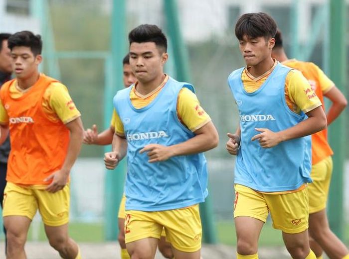 Các cầu thủ U23 Việt Nam được thử sức với CLB Phú Thọ.Ảnh: Hoàng Linh