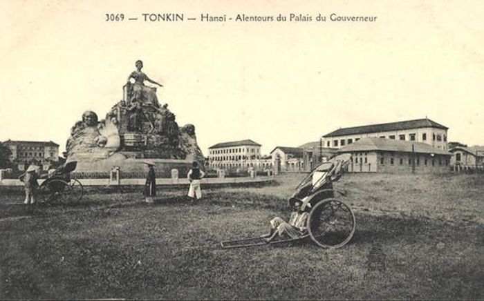 Tượng Nước Pháp và Trường Lyceé Albert Sarraut