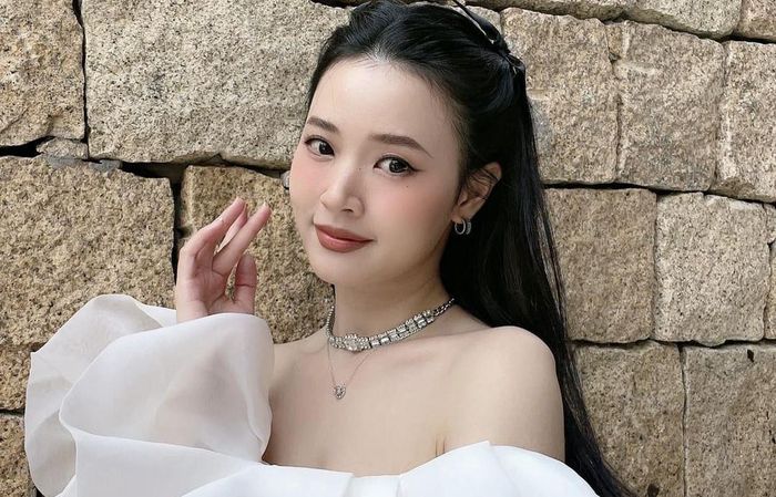 Midu tiết lộ, cô rất chú trọng việc chăm sóc bản thân. Người đẹp dành nhiều thời gian để chăm chút cho vẻ ngoài.
