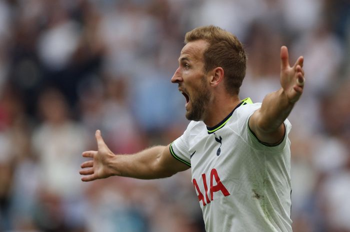  Tuy nhiên, trở ngại của MU là làm sao thuyết phục Spurs nhả người. Theo The Athletic, Tottenham không xem xét bán Kane cho Man Utd trong hè 2023. CLB thành London muốn gia hạn hợp đồng nhưng quyết định cuối cùng thuộc về chân sút này. Kane có thể cân nhắc chia tay đội bóng chủ quản khi anh liên tục trắng tay trong sự nghiệp. 