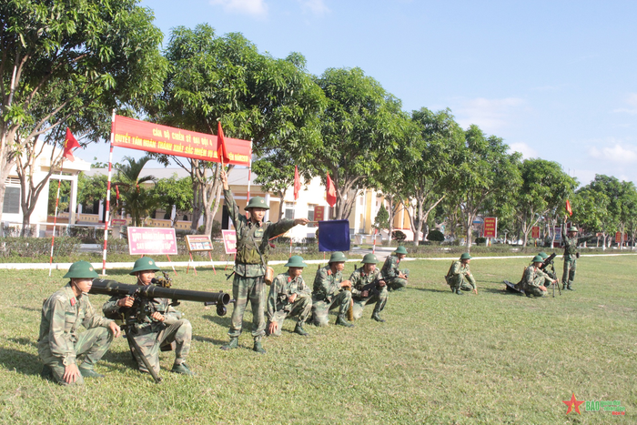 Cán bộ, chiến sĩ Trung đoàn 841 duy trì nền nếp huấn luyện quyết tâm huấn luyện giỏi.