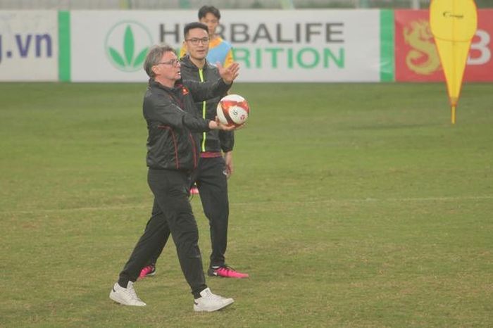 U23 Việt Nam đang dần thích nghi với triết lý của HLV Troussier. (Ảnh: Linh Đan)