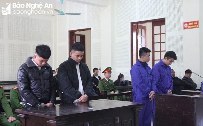 Các bị cáo tại phiên tòa. Ảnh: Trần Vũ