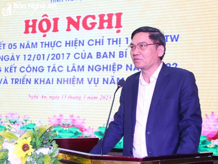 Đồng chí Hoàng Nghĩa Hiếu - Phó Bí thư Tỉnh ủy phát biểu chỉ đạo tại Hội nghị. Ảnh: Văn Trường
