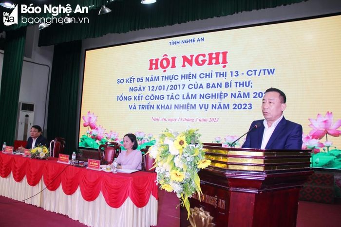 Đồng chí Nguyễn Văn Đệ - Phó Chủ tịch UBND tỉnh phát biểu tại Hội nghị. Ảnh: Văn Trường