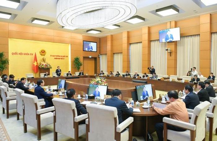 Các đại biểu tại phiên họp.