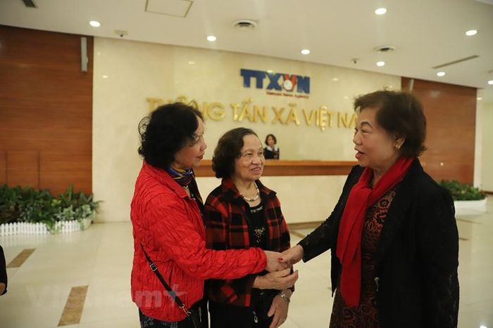 Tháng 4/1972, gần 150 sinh viên ưu tú của các trường (Đại học Tổng hợp Hà Nội, Đại học Ngoại ngữ, Đại học Ngoại giao...) được tuyển chọn về Việt Nam Thông tấn xã, tham gia khóa đào tạo phóng viên chiến trường. (Ảnh: Hoài Nam/Vietnam+) 