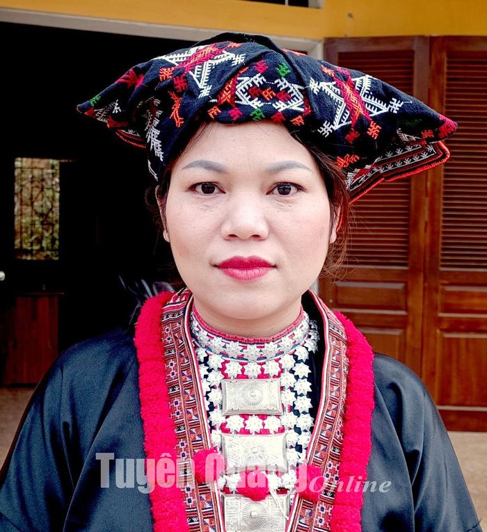 Chị Bàn Thị Vĩnh, Trưởng ban công tác Mặt trận thôn Ngòi Lộc, xã Minh Khương (Hàm Yên).