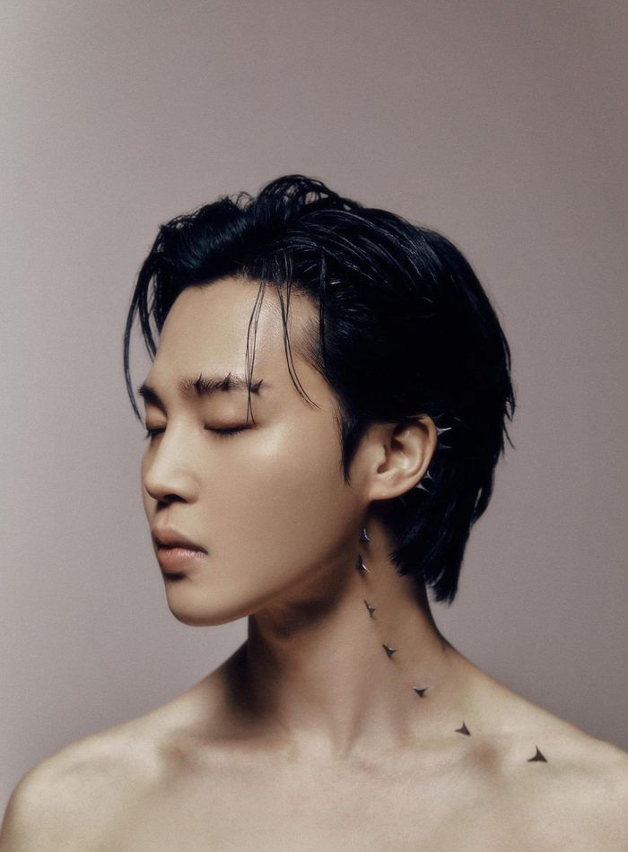 Album Face của Jimin kể về quá trình anh đối mặt với chính mình để chuẩn bị cho một khởi đầu mới. Theo Newsis, Set Me Free Pt.2 là ca khúc mở đường cho album. Ca khúc chủ đề Like Crazy sẽ ra mắt khán giả vào ngày 24/3. Ảnh: Naver. 