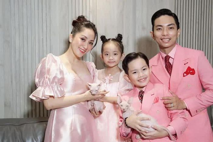 Gia đình hạnh phúc của Khánh Thi - Phan Hiển