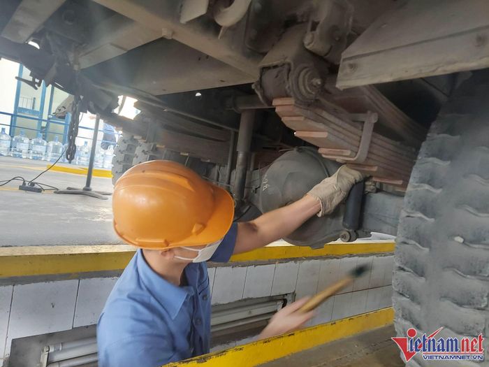Nhân lực cho ngành đăng kiểm đang thiếu trầm trọng (Ảnh: N. Huyền) 