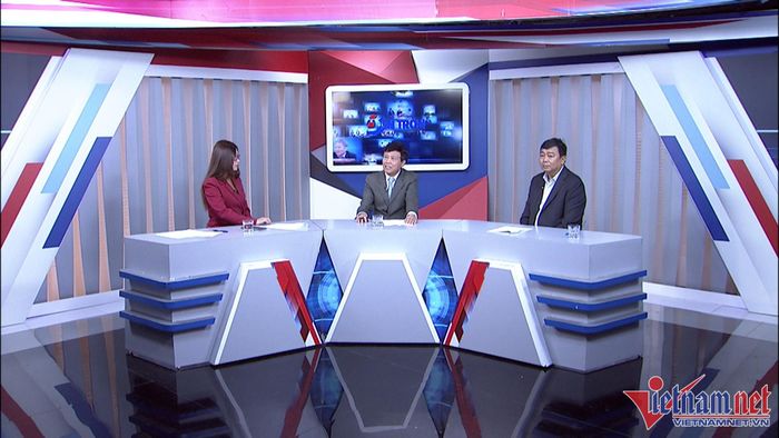 Ông Nguyễn Tô An (phải) và ông Nguyễn Văn Quyền tham gia bàn tròn.  (Ảnh: Hoàng Hà) 