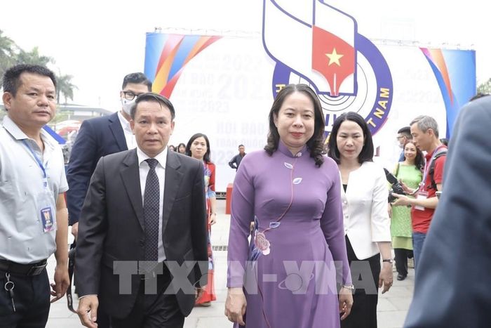 Phó Chủ tịch nước Võ Thị Ánh Xuân đến dự khai mạc Hội Báo. Ảnh: Minh Quyết - TTXVN