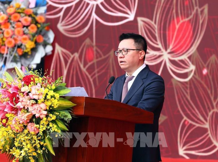 Đồng chí Lê Quốc Minh, Ủy viên Trung ương Đảng, Phó trưởng Ban Tuyên giáo Trung ương, Chủ tịch Hội Nhà báo, Tổng Biên tập Báo Nhân dân phát biểu khai mạc. Ảnh: Phạm Kiên - TTXVN