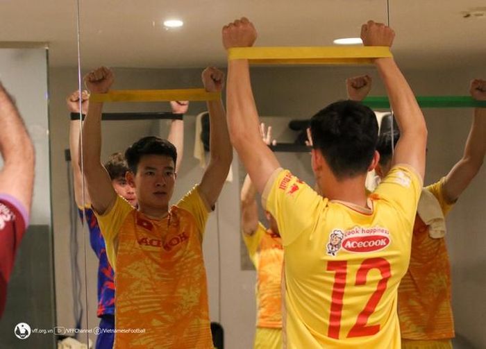 U23 Việt Nam tập buổi đầu tại Doha. ảnh VFF