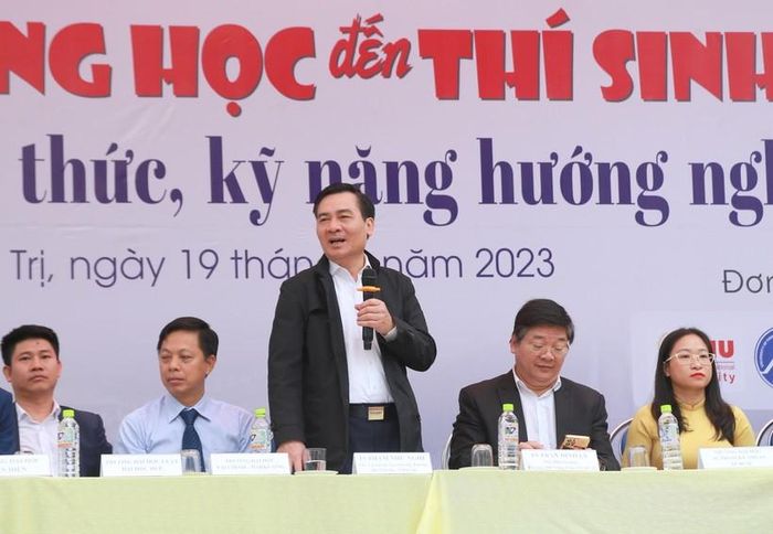 TS Phạm Như Nghệ, Phó Vụ trưởng Vụ Giáo dục ĐH (Bộ GD&amp;ĐT) trao đổi các điểm mới trong công tác tuyển sinh năm nay.